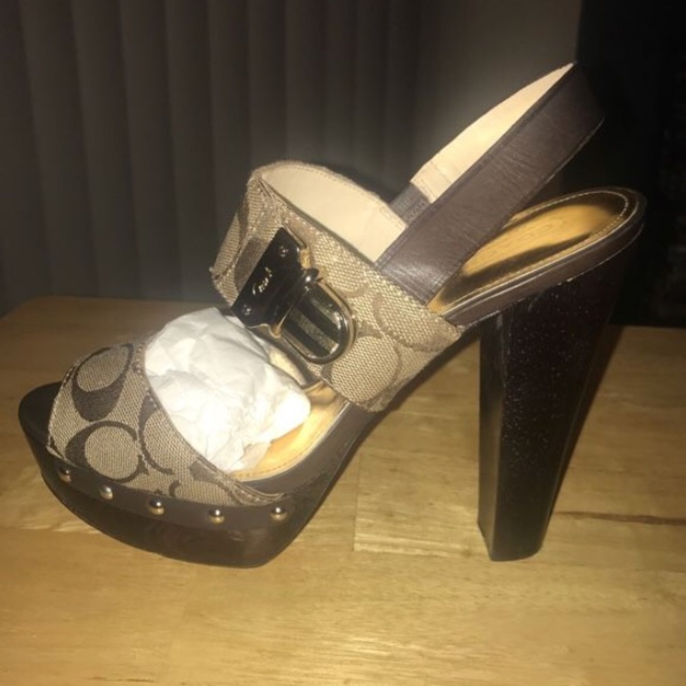 SOLD ON OFFERUP!! Signature Coach Shoes